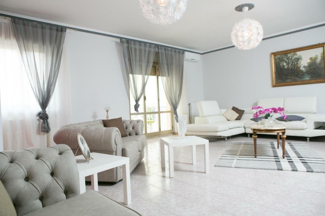Affitta Camere The Queen Ispica Exterior foto
