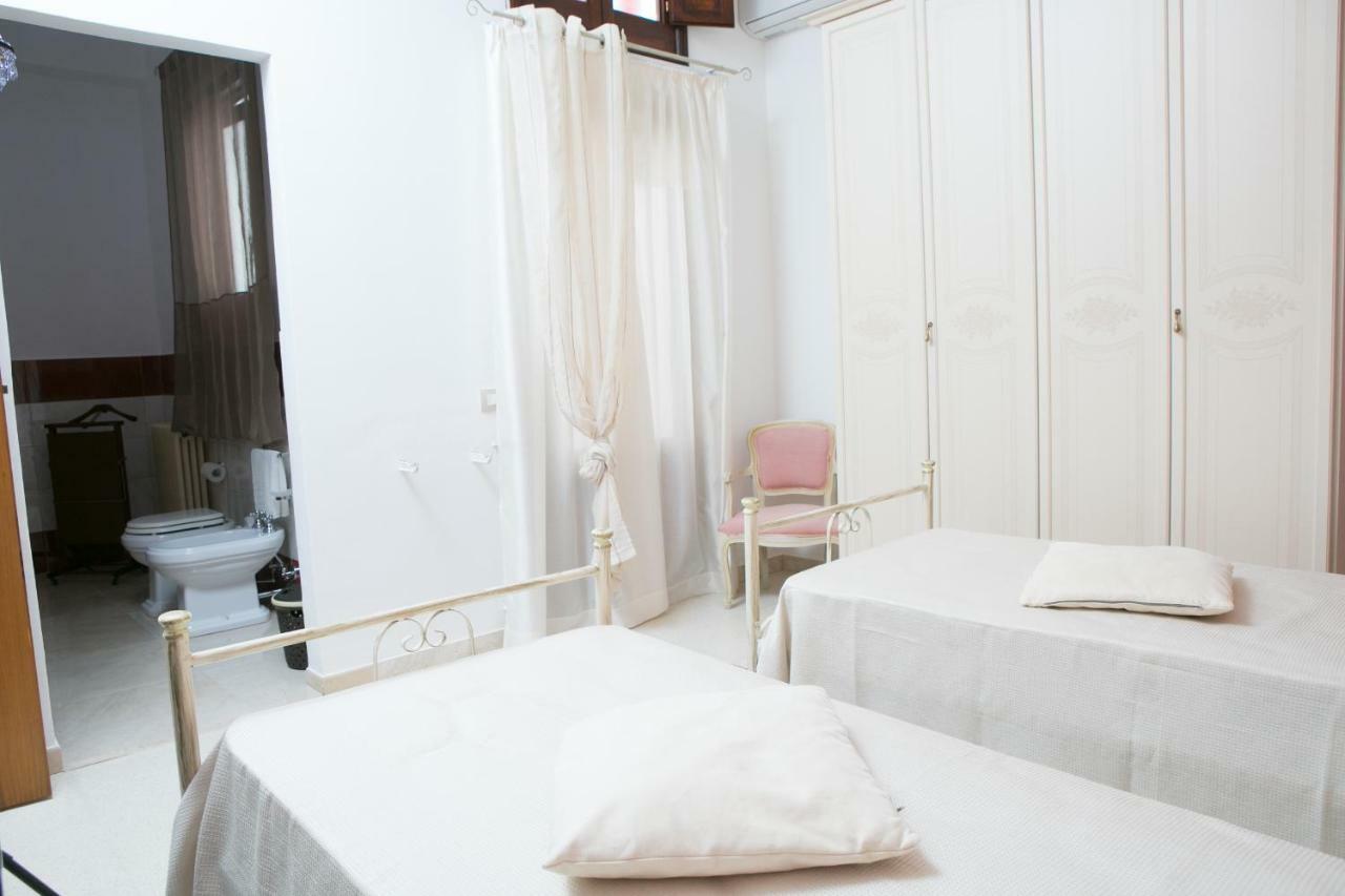 Affitta Camere The Queen Ispica Exterior foto