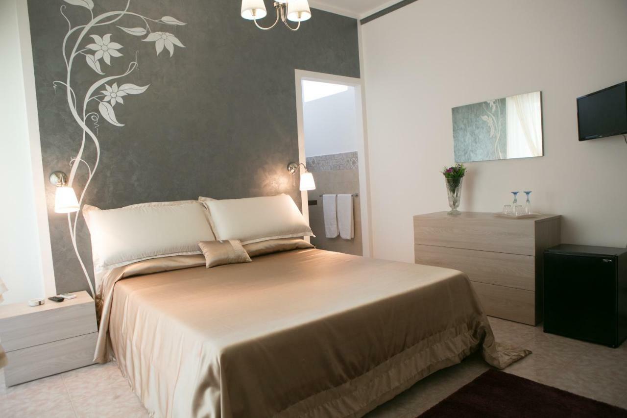 Affitta Camere The Queen Ispica Exterior foto